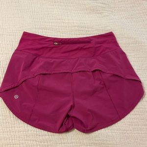 lululemon rippened raspberry speed up size 4, 4in